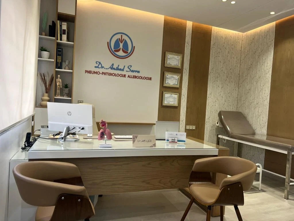 Bureau professionnel aménagé avec du mobilier de bureau ergonomique et moderne au Maroc